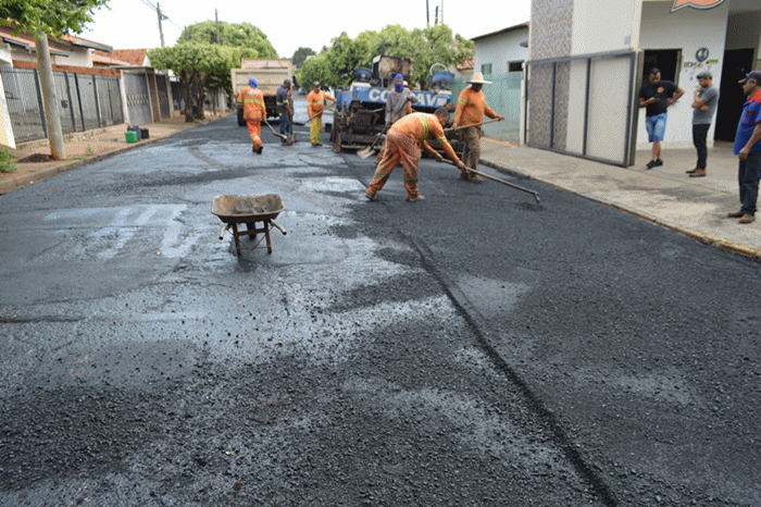 Recapeamento chega a ruas do Jd Progresso em Fernandópolis