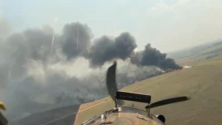 duas-aeronaves-trabalham-no-combate-a-incendio-em-propriedade-rural-de-guararapes-veja-video-021024_113938