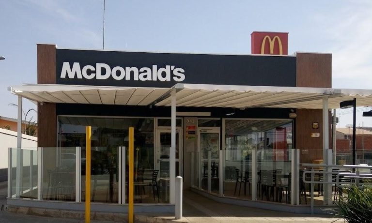 rf5d-McDonalds-exterior-2022-10-123