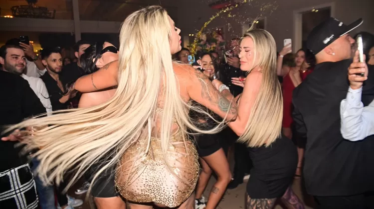 juju-ferrari-e-andressa-urach-trocaram-agressoes-em-uma-festa-1732625563606_v2_750x421-jpg