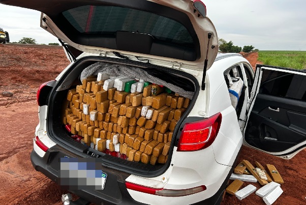 policia-rodoviaria-prende-homem-em-carro-furtado-com-mais-de-uma-tonelada-de-maconha-no-porta-malas-291124_113021