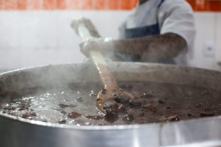 Feijao-cesta-basica-alimentos-1024x683