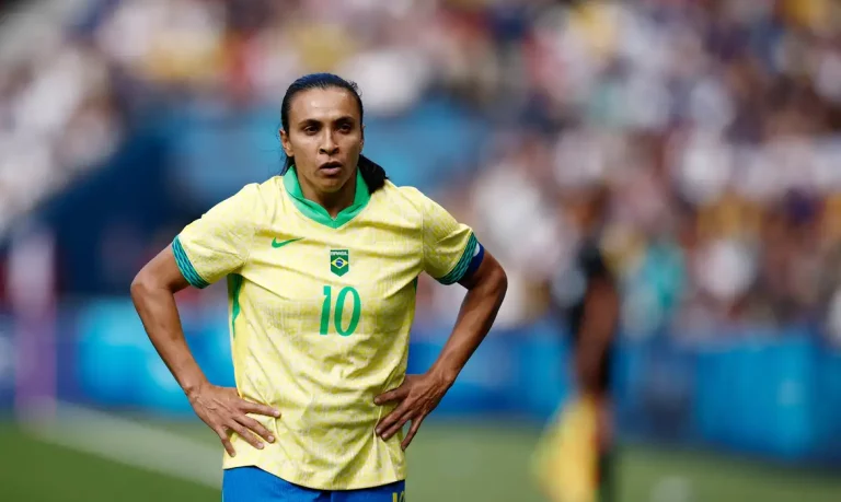 marta_atacante_selecao_feminina_brasileira_paris