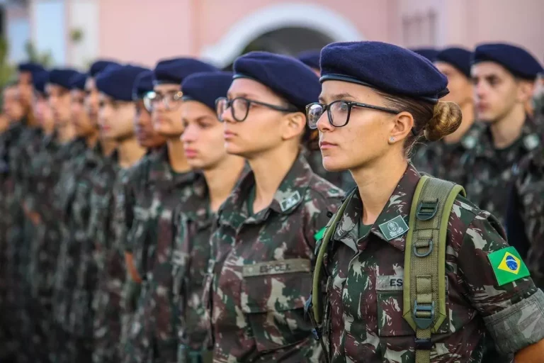 politica-governo-alistamento-feminino-1733925273-1